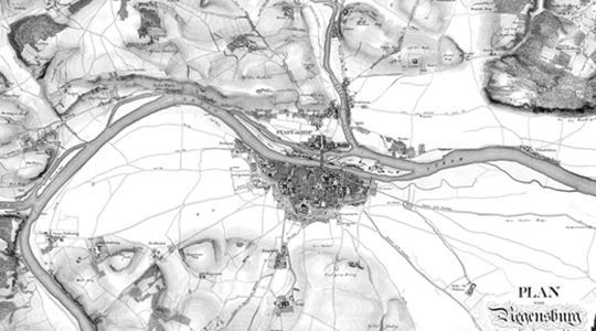 Ausschnitt eines schwarz/weißen historischen Plans von Regensburg mit seinen Umgebungen. Rechts unten befindet sich eine Überschrift.